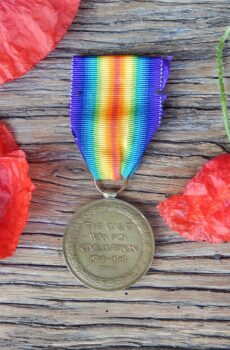 Antique WWI Medal