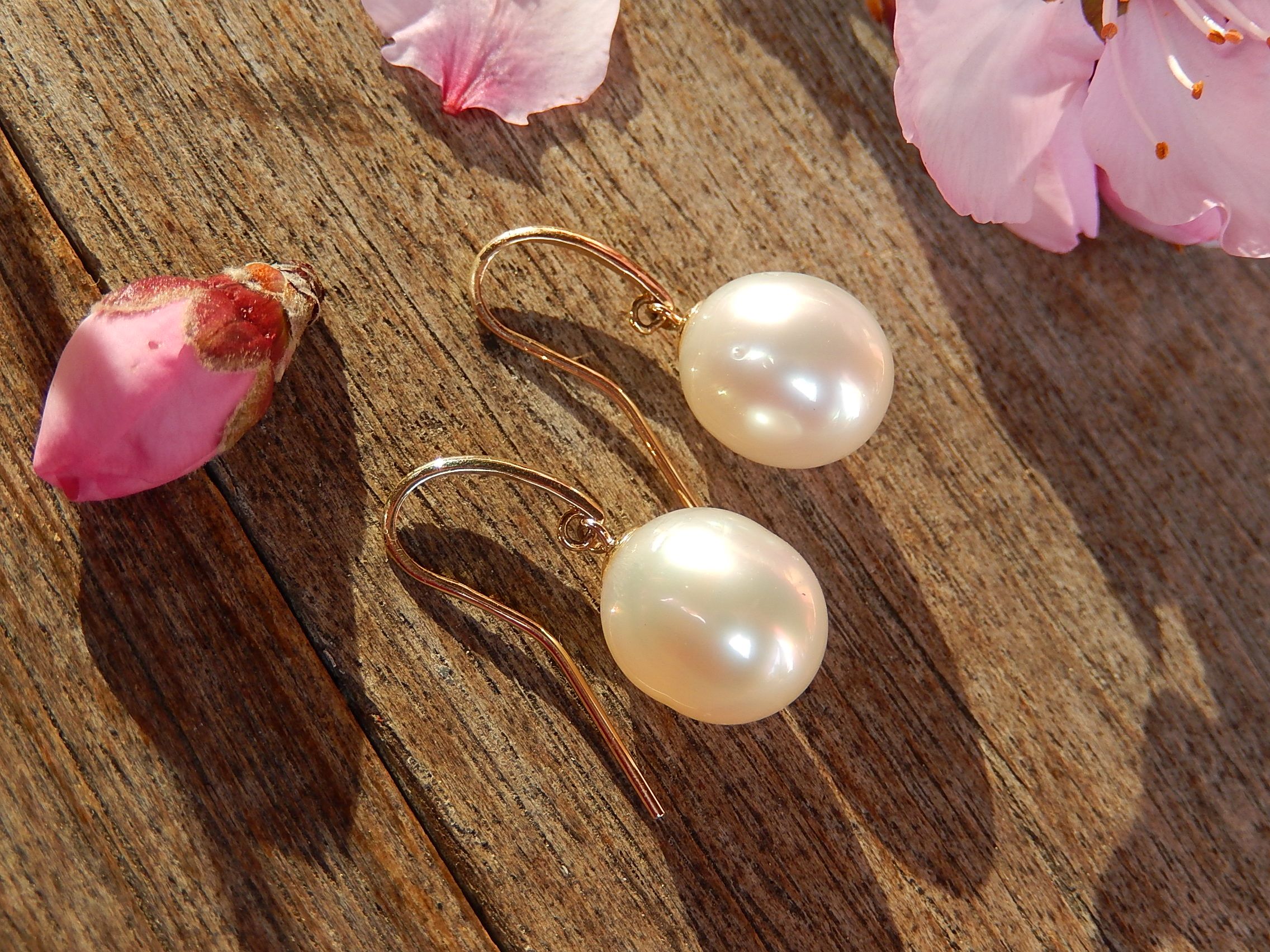 Pearl Earrings with Brilliants in Rose Gold | KLENOTA