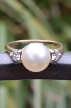 Pearl and Diamond Ring in 14ct Gold