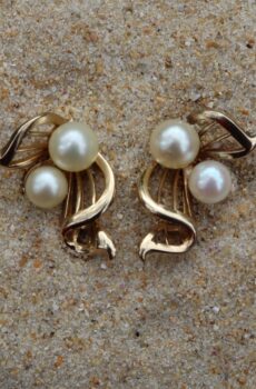 9ct Gold Cultured Pearl Earrings