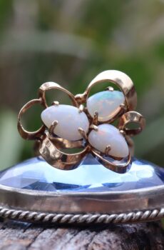 Opal Ring in 9ct Gold