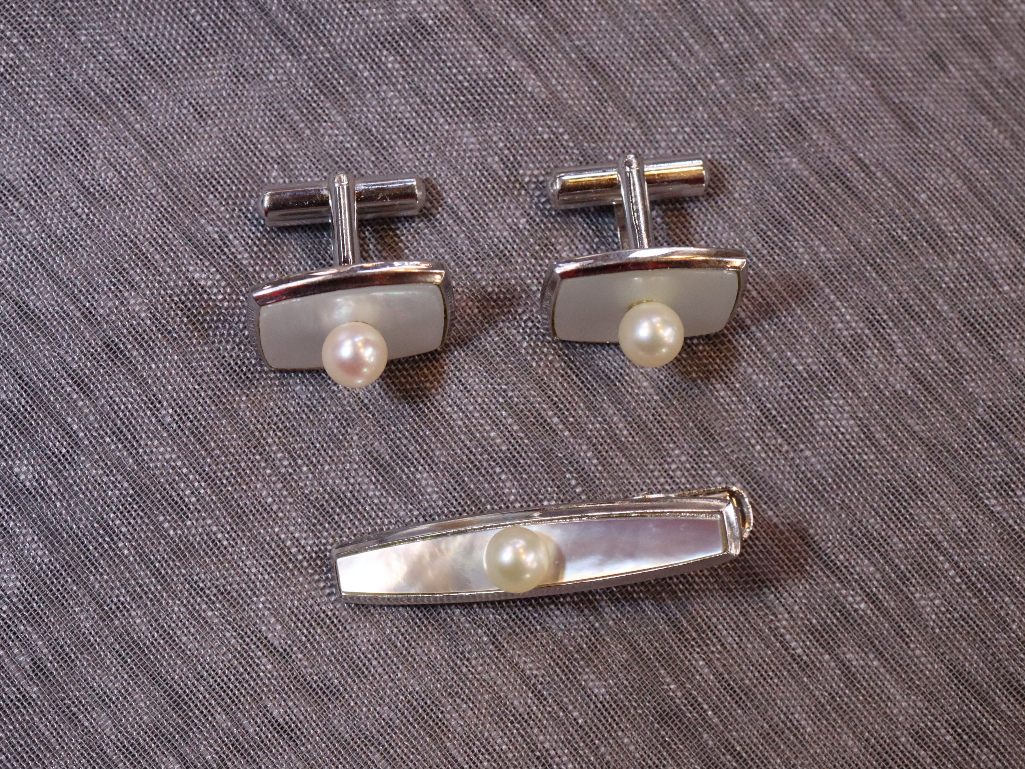 Mother of Pearl, and Pearl Cufflink set - Image 3